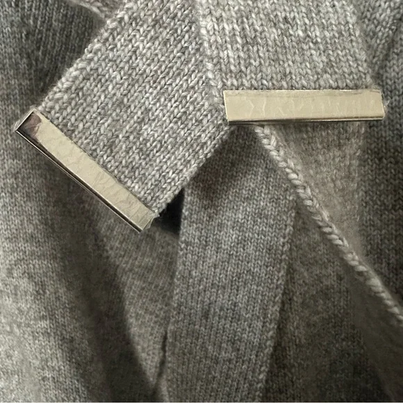 White House Black Market Gray Tie-Front Sweater Vest Size Small - Picture 3 of 9